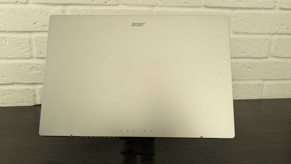 Acer Aspire 3 - 14" - Ryzen 5-7520U/8gb/512gb #225