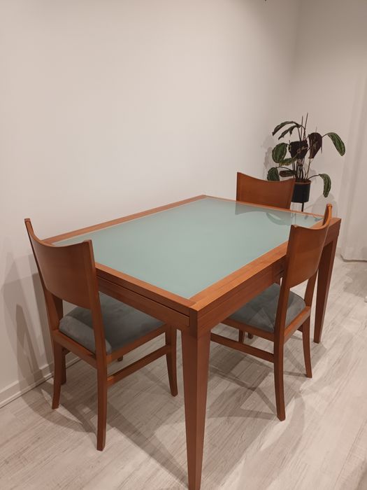 Mesa de sala e 6 cadeiras