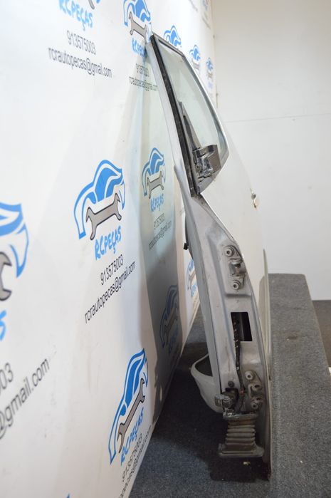 PORTA FRENTE FRONTAL ESQUERDA SKODA ROOMSTER I 1 MK1 5J 5J7 FECHO