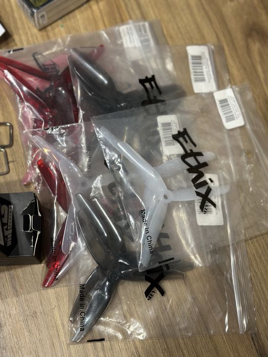 dron fpv 5' na 6s wizja cyfra rama Armattan Badger + 5 baterii 6s