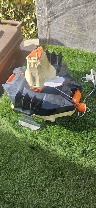 Robot aspirador limpa fundos