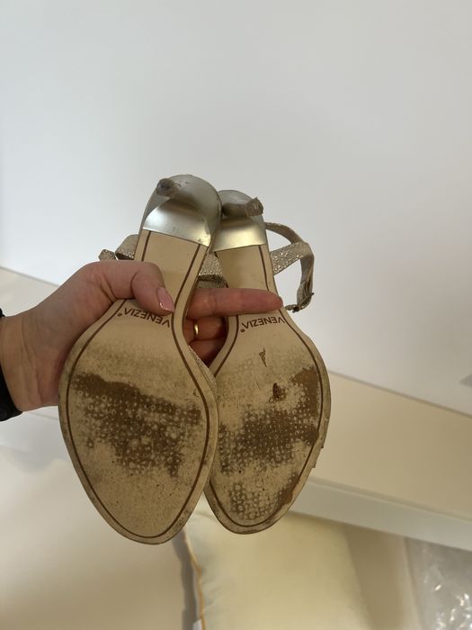 Złote sandałki Venezia 36