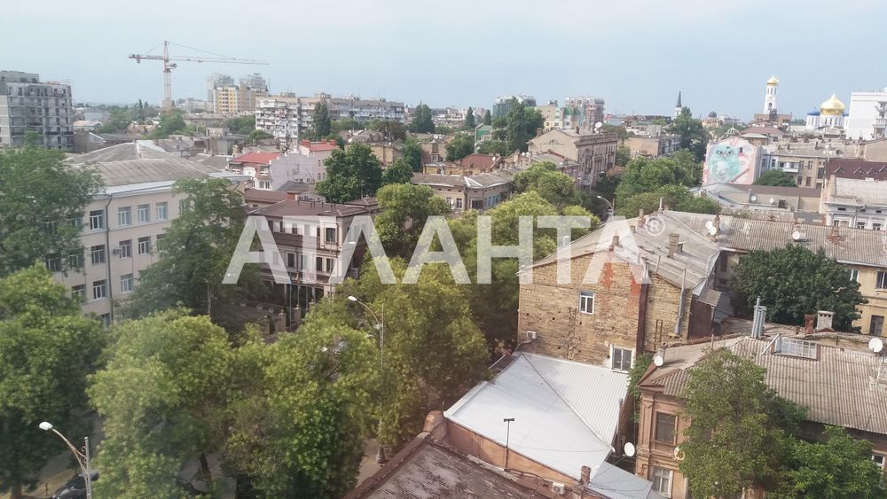 2 комнатная квартира в новом доме в центре/Привоз.