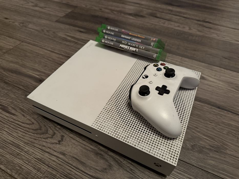 Xbox one s + 4 gry i pad zestaw