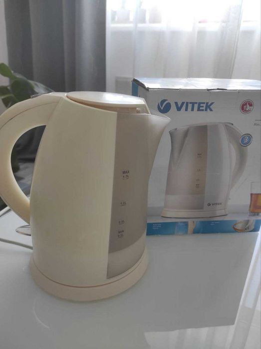 Электрический чайник Vitek 1,7л