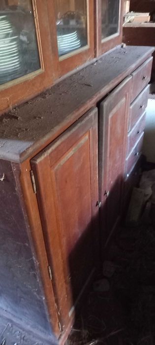 Dois móveis (superior e inferior) (negociável)