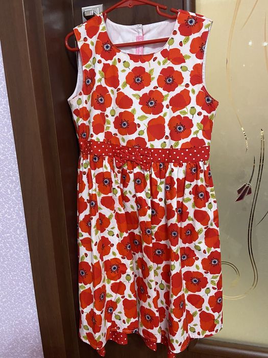 Святкове плаття LC Waikiki для дівчинки 8-9 років, 128-134см