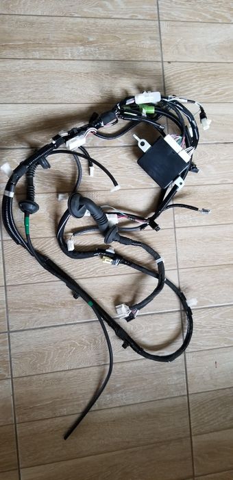 Проводка крышки багажника с блоком упр. Toyota RAV4 2021 89222-42101