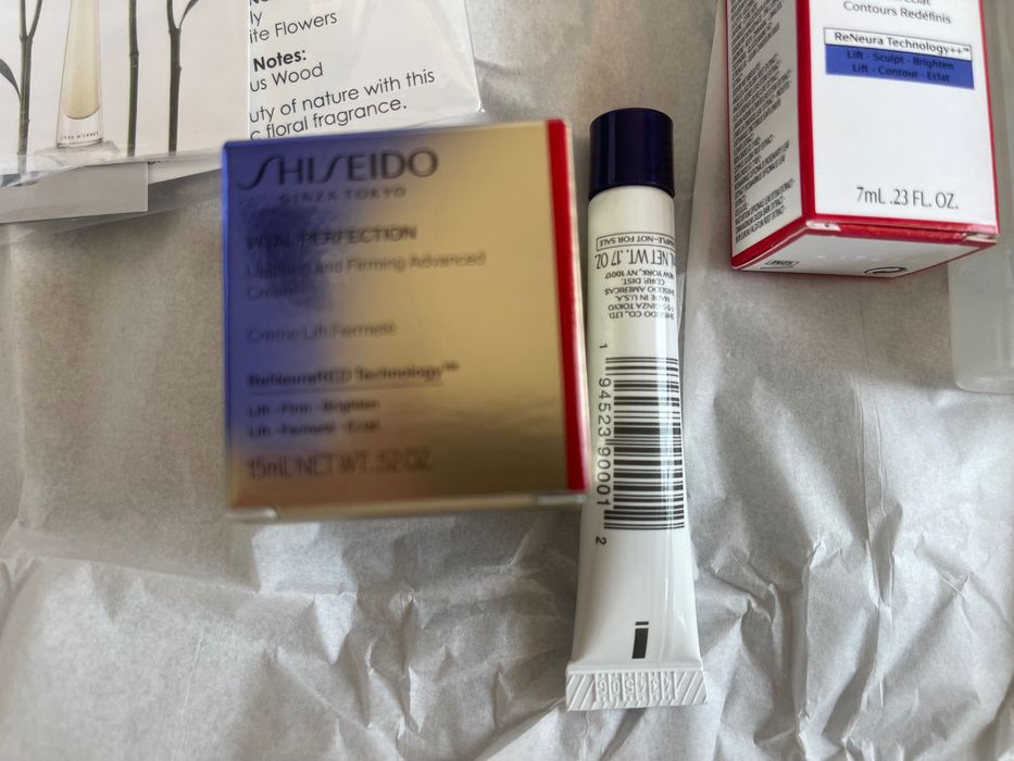 Shiseido набор тревел косметики в большой косметичке