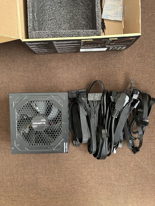 Блок живленя Gigabyte p850gm 850w