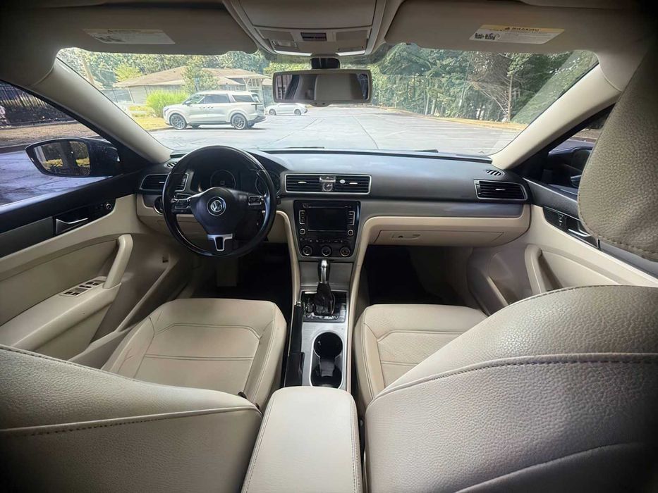 Volkswagen Passat SE      2014