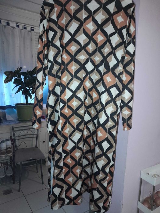 Vestido midi em malha fria novo