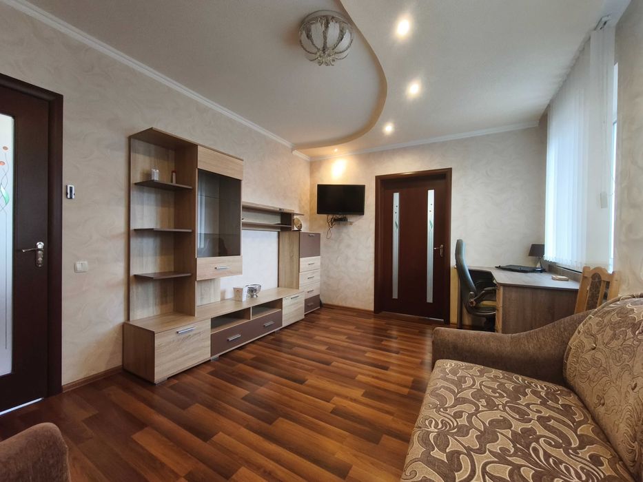 Продаж заміського будинку