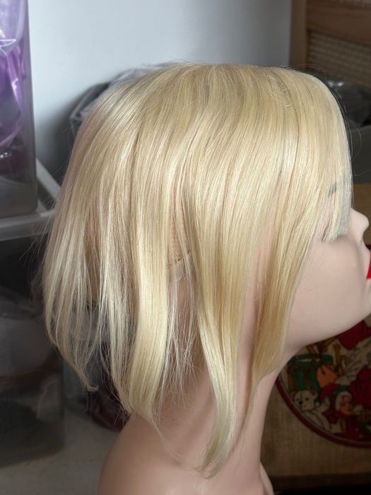 Blond topper z grzywką włosy naturalne