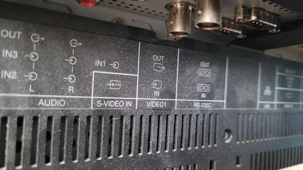 Монитор 32" NEC MultiSync v321