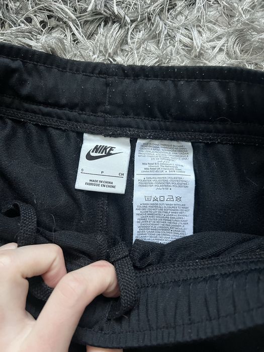 Штани Nike з нових колекцій