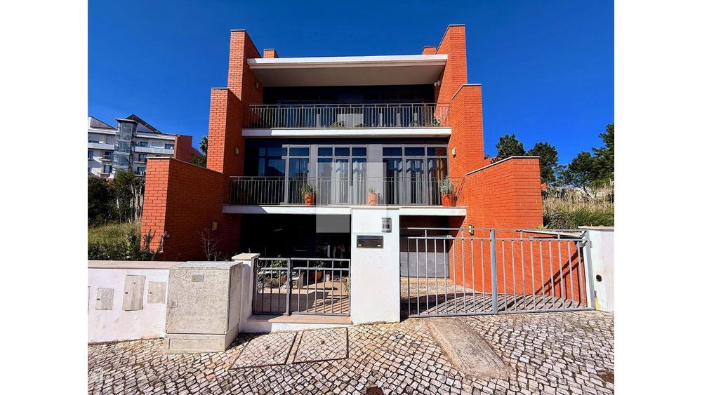 Moradia T5+1 na Qtª da Borloteira