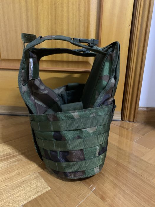 Vendo colete Tático MFH Ranger Molle- Woodland