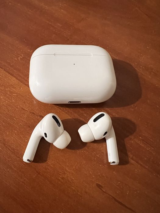 Apple AirPods Pro 1-го покоління