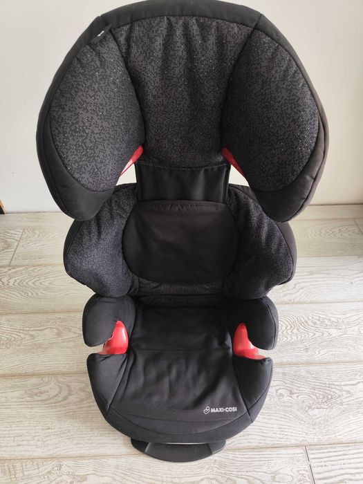 Fotelik samochodowy Maxi Cosi Rodi AirProtect 15-36 kg czarny czysty