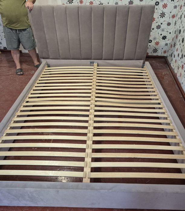 Кровать двуспальная Б/У.