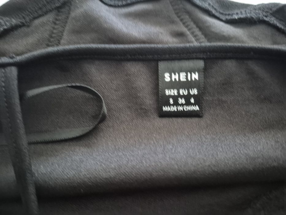 Top curto preto novo