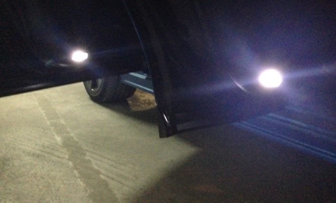 Оригинальные лампочки в двери от INFINITI m35