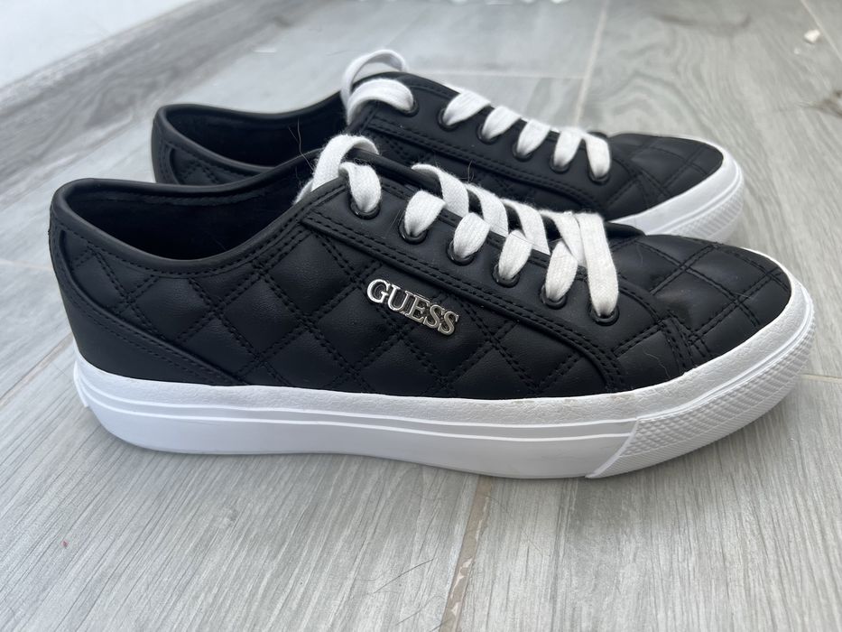 Кеди/кросівки Guess 36,5