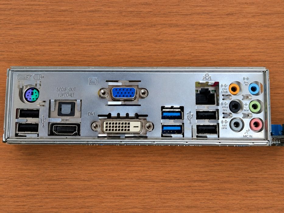 Комплекти на сокетах:AM3+, 1150, 1155