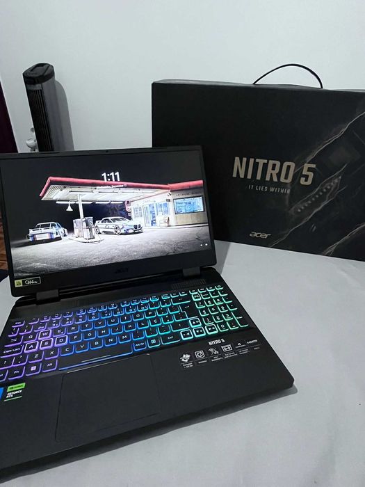 Laptop Acer Gaming com caixa