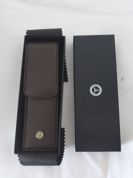 Estojo,  porta canetas em pele Mercedes Benz original. Novo com caixa