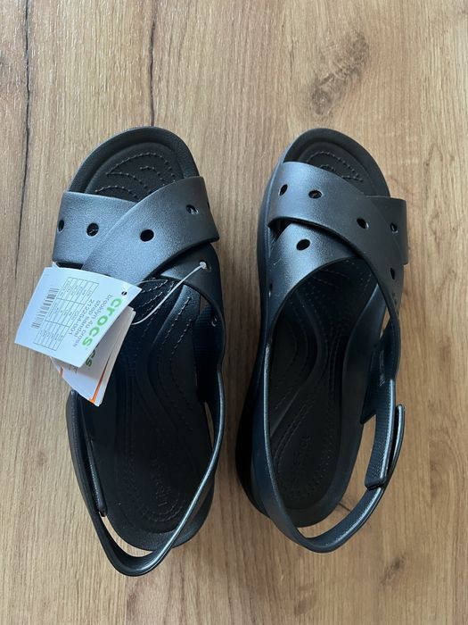 Продам брендові сандалії Crocs