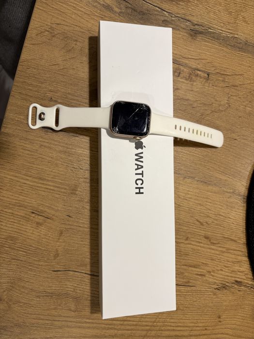Uszkodzone apple watch SE