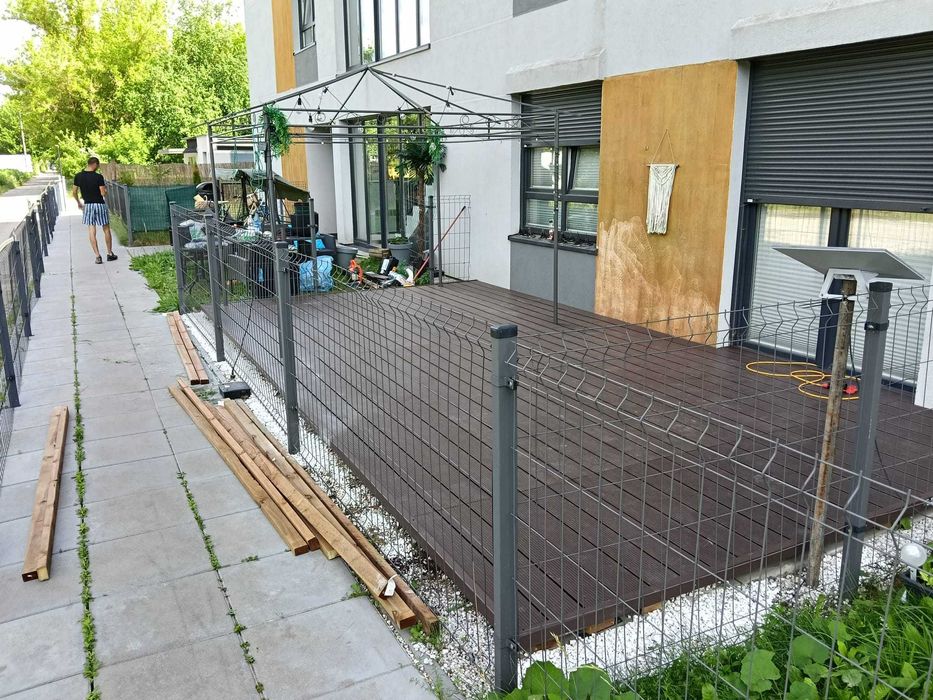 Tarasy z drewna i deski kompozytowej OGRODY BRUKARSTWO STOLARSTWO OGRODOWE