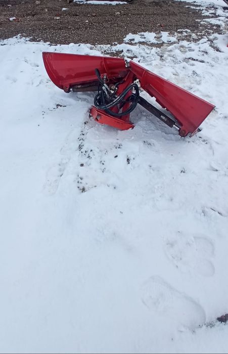 Pług do śniegu V hydrauliczny ,dwusekcyjny  bardzo solidny