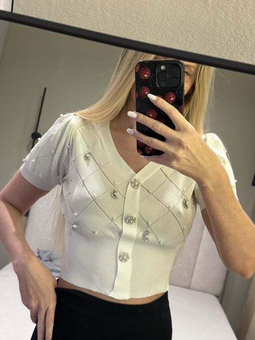 Білий топ, з прикрасами