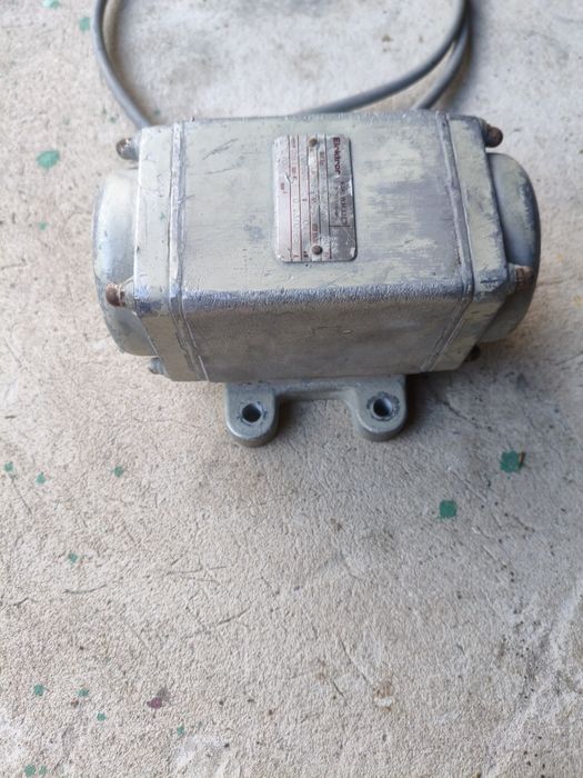 Silnik wibracyjny elektrowibrator 400V 0.1kw