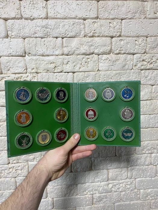 Повна ідеальна колекція медальйонів шрек медальоны коллекция амулеты