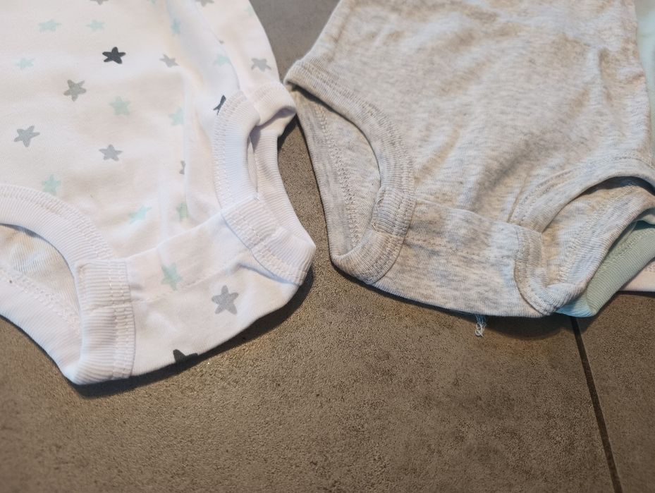 Body niemowlęce krótki rękaw 6 mięs. 4 szt