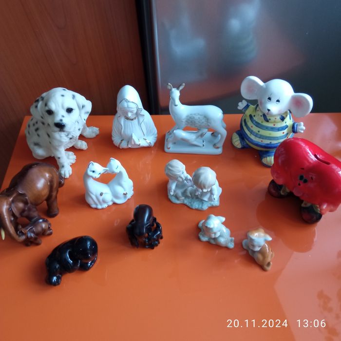 Фигурки, статуэтки, копилки