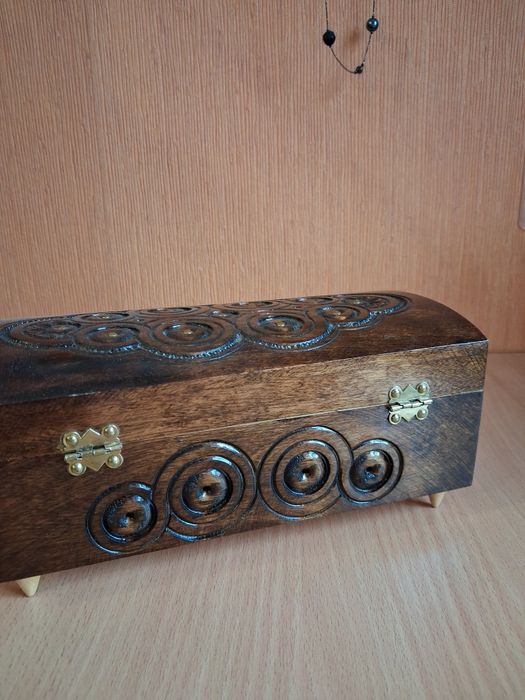 Шкатулка деревянная карпатская