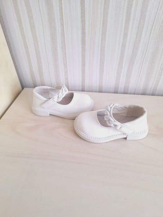 Білі туфлі 22   розміру