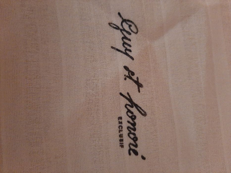 Vintage Guy St Honoré Handkerchief
