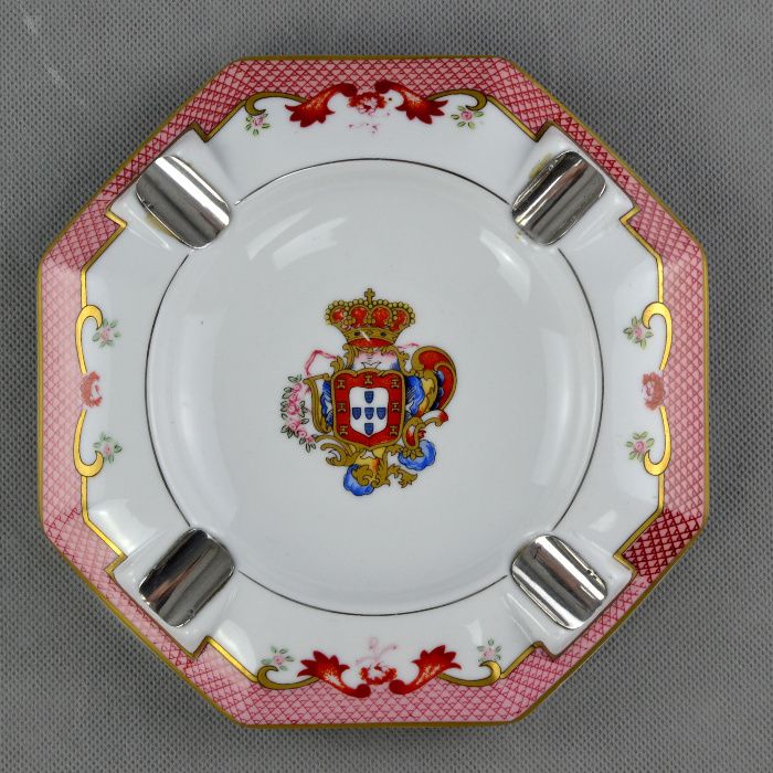Cinzeiro em Porcelana e Prata – Com brasão da Monarquia