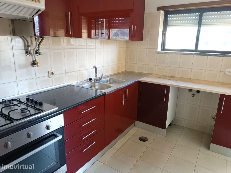 Apartamento T2 em Coimbra (Urb. Arco Pintado)