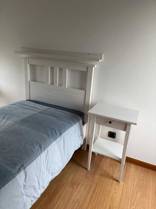 Cama solteiro IKEA HEMNES + estrado