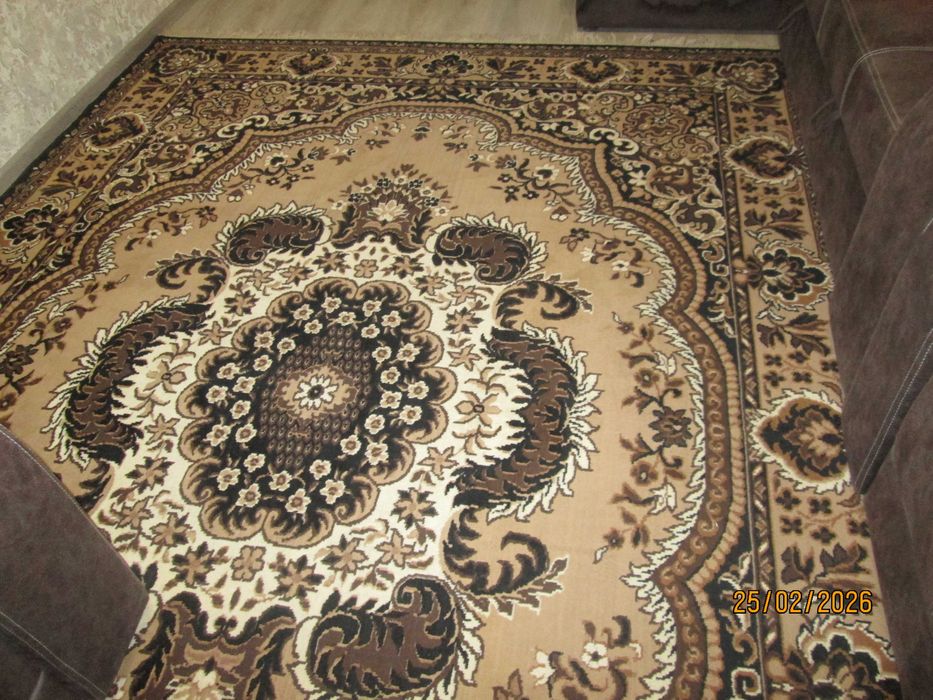 Продам килим 3,20х2,25 м