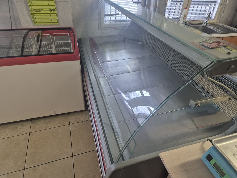 Холодильна вітрина 2 метра