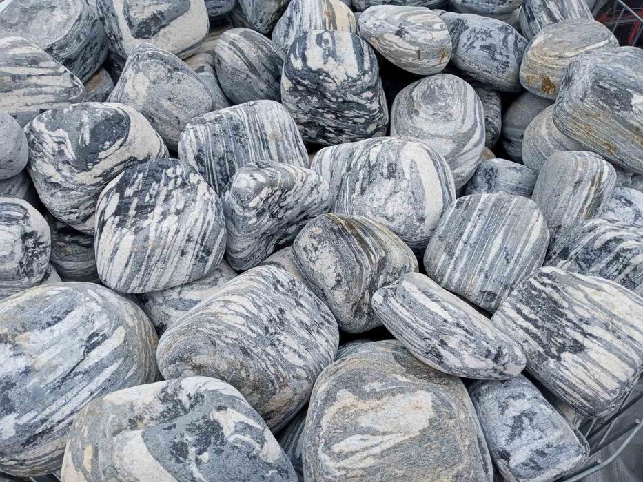 Галька мармурова, сіра з білими прожилками, галька мраморная для клумб