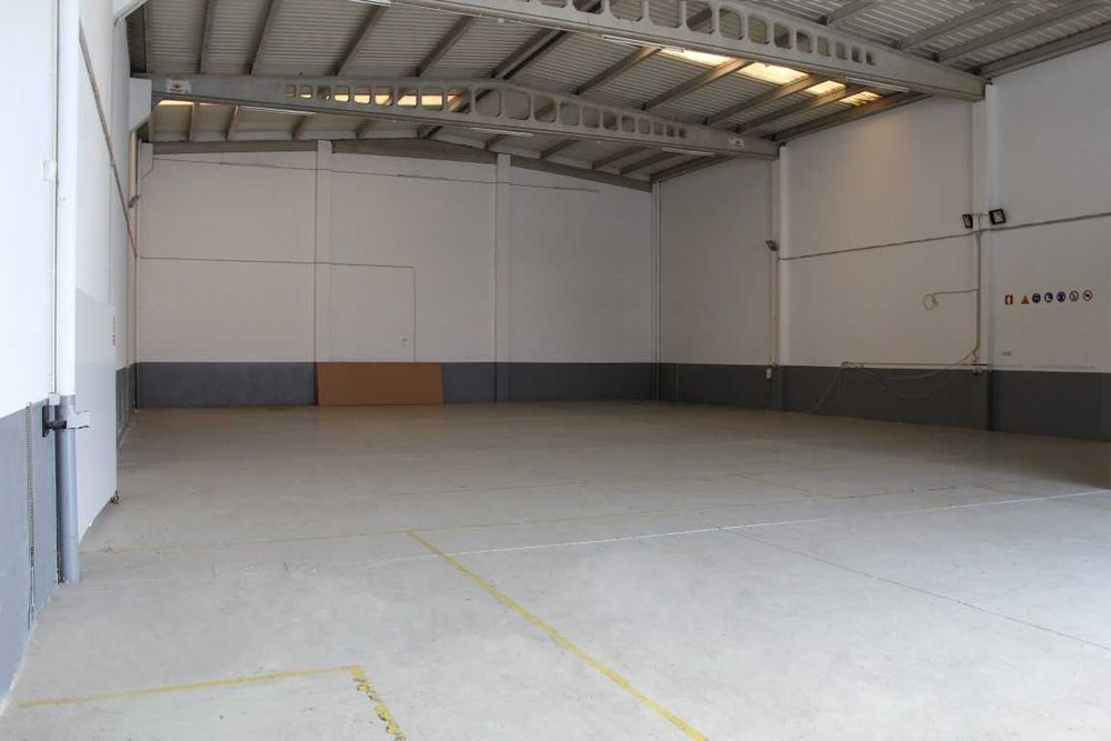 ARRENDAMENTO ARMAZÉM PAVILHÃO INDUSTRIAL VILA NOVA FAMALICAO